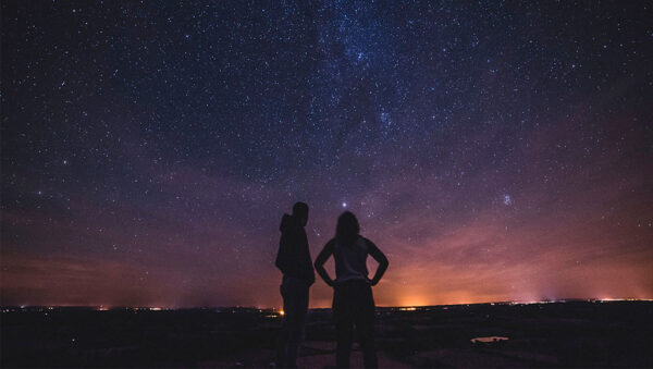 Cómo grabar vídeo de noche o con poca luz | RBG Escuela